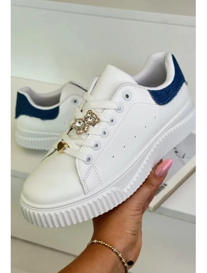 Nízké tenisky z eko kůže s odznaky bílo-modré Cillione Nízké tenisky z eko kůže s odznaky bílo-modré Cillione