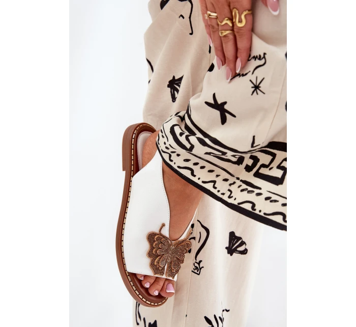 Dámské Sandály Na Plochém Podpatku S Ozdobou Bílé model 21686839 - Boto Dámské Sandály Na Plochém Podpatku S Ozdobou Bílé model 21686839 - Boto