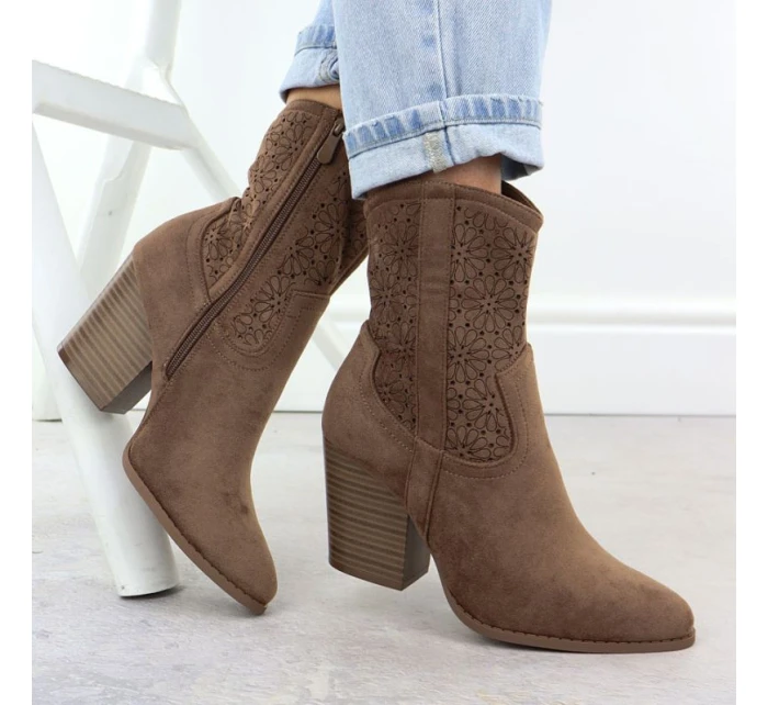 Dámské kovbojské boty ažurové semišové hnědé model 21905575 - S.Barski Dámské kovbojské boty ažurové semišové hnědé model 21905575 - S.Barski