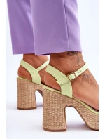 Pohodlné semišové sandály na podpatku Světle zelená model 21613574 - Boto Pohodlné semišové sandály na podpatku Světle zelená model 21613574 - Boto