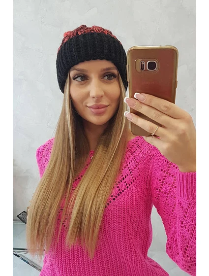 Dámská čepice s bambulí Abigail model 18751669 - K-Fashion Dámská čepice s bambulí Abigail model 18751669 - K-Fashion