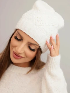Dámská zimní čepice z vlny a s geometrickým vzorem model 21753187 ecru - K-Fashion