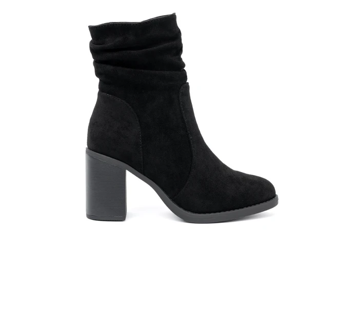 Klasické kotníčkové boty černé dámské na širokém podpatku Klasické kotníčkové boty černé dámské na širokém podpatku