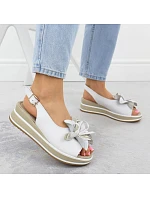 Filippo 7045 dámské kožené sandály s květinovým podpatkem bílé barvy