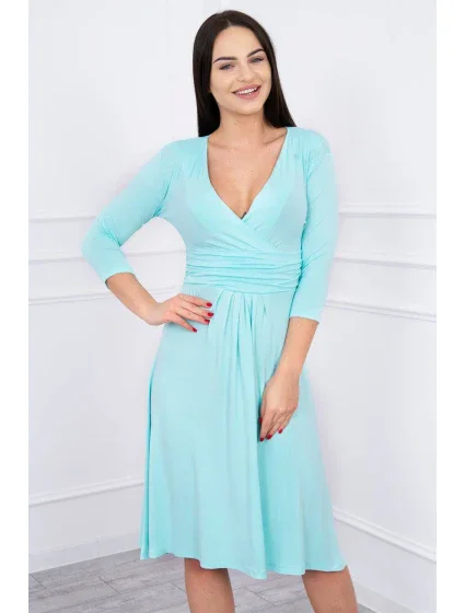 Šaty s průstřihem pod prsy mincovna