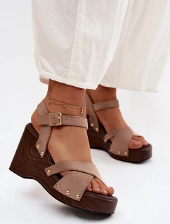 Dámské sandály na platformě se zlatými přezkami Béžové Velvra