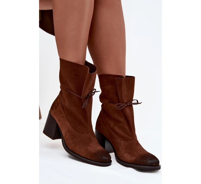 Dámské semišové botky na podpatku Zazoo – hnědé Dámské semišové botky na podpatku Zazoo – hnědé