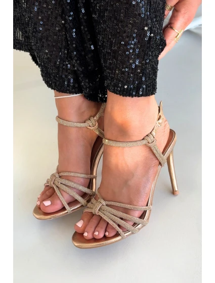 Dámské sandály na jehlovém podpatku s pásky a kamínky model 21821786 - Boto
