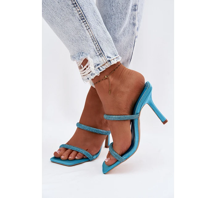 Dámské sandály na podpatku zdobené kamínky modré Vittoria Dámské sandály na podpatku zdobené kamínky modré Vittoria