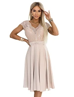 šifonové šaty s krajkovým výstřihem béžové model 22104257 - numoco