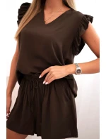 Dámský komplet z viskózy, blůza s volánky a krátké šortky hnědý Dámský komplet z viskózy, blůza s volánky a krátké šortky hnědý