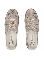 Dámská kožená prolamovaná vícebarevná polobotka Filippo model 22097369 Dámská kožená prolamovaná vícebarevná polobotka Filippo model 22097369