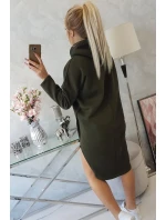 Šaty s kapucí a bočním rozparkem v barvě khaki Šaty s kapucí a bočním rozparkem v barvě khaki