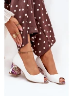 Kožené lodičky s ozdobným podpatkem Lewski Shoes model 21704096 bílé - Boto