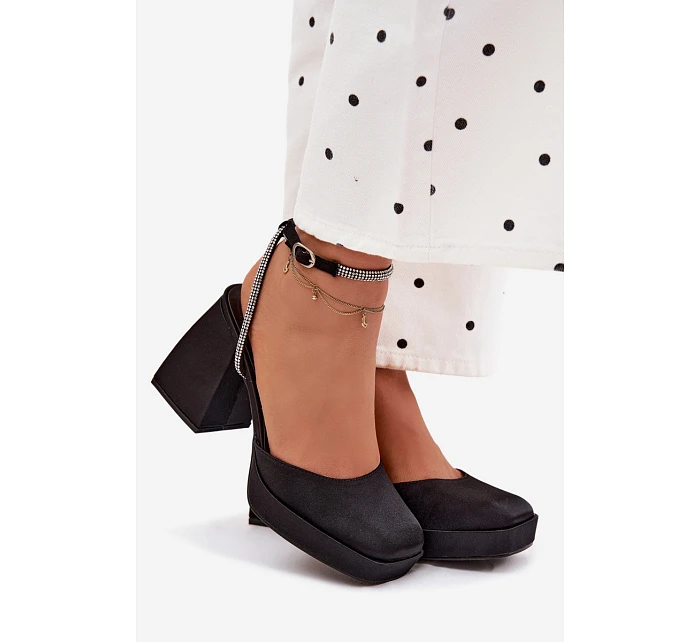 Dámské sandály na masivním podpatku ve tvaru sloupku s páskem se štrasem Černé Seraphina Dámské sandály na masivním podpatku ve tvaru sloupku s páskem se štrasem Černé Seraphina