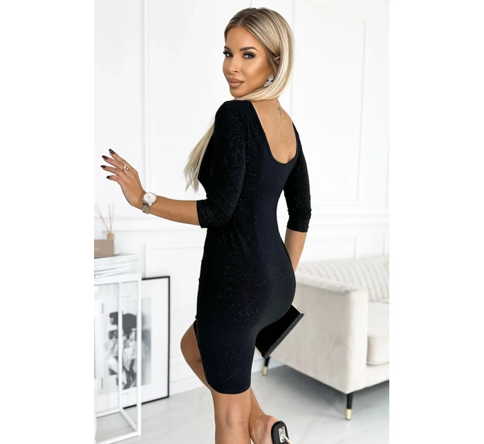 Černé klasické šaty s brokátem a s na zádech model 19450185 - numoco Černé klasické šaty s brokátem a s na zádech model 19450185 - numoco