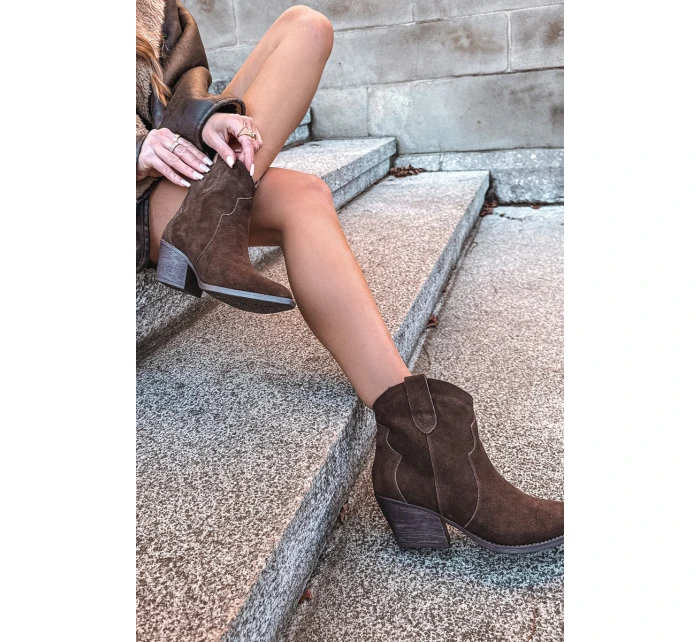 Nakopávací dámské kožené boty z přírodního semiše čokoládové Beretta Nakopávací dámské kožené boty z přírodního semiše čokoládové Beretta