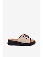 Kožené semišové dámské pantofle s ozdobou na platformě Vinceza 66942 béžové