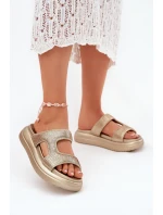 Zdobené Dámské Sandály Na Platformě Zlaté model 21699277 - Boto Zdobené Dámské Sandály Na Platformě Zlaté model 21699277 - Boto