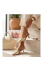 Klapky na podpatku model 228204 Solea Klapky na podpatku model 228204 Solea