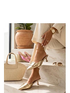 Klapky na podpatku model 228204 Solea