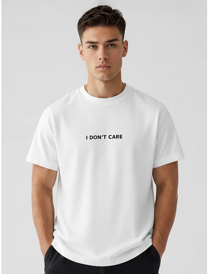 Pánské tričko oversize s nápisem I DON'T CARE bílé FashionStreet NX1044R Pánské tričko oversize s nápisem I DON'T CARE bílé FashionStreet NX1044R