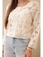 Dámský ažurový svetr s květinovým vzorem béžový