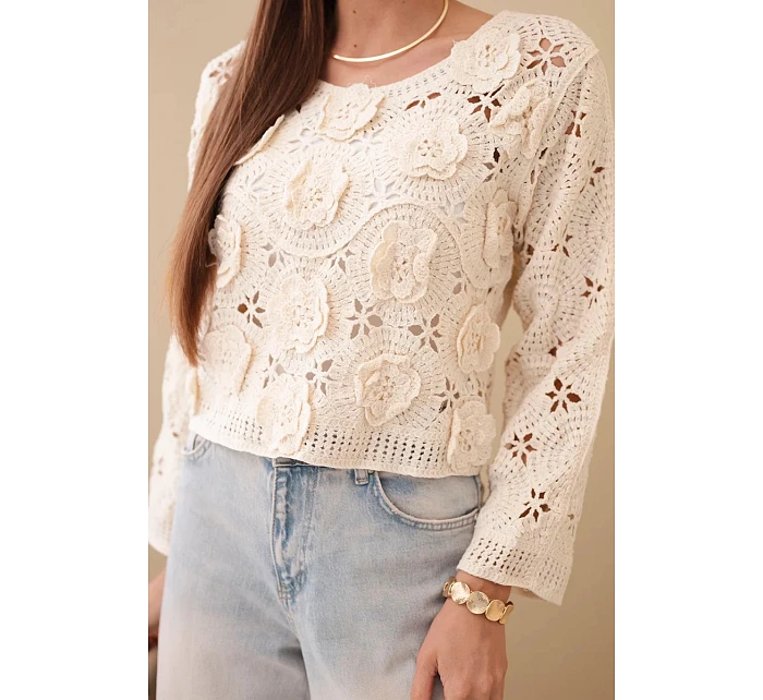 Dámský ažurový svetr s květinovým vzorem béžový