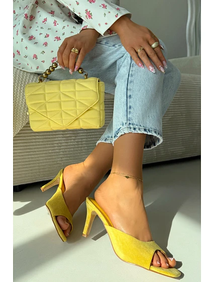 Klapky na podpatku model 226524 Step in style Klapky na podpatku model 226524 Step in style