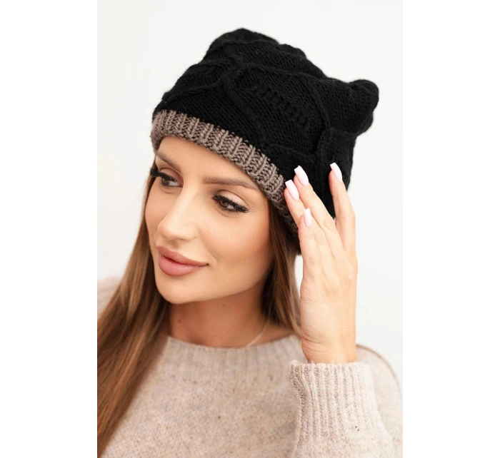 Dámská zimní čepice z vlny s proplétaným vzorem K443 černá + cappuccino