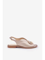 Kožené sandály na plochém podpatku s ozdobou model 21683142 Zlaté - Laura Messi