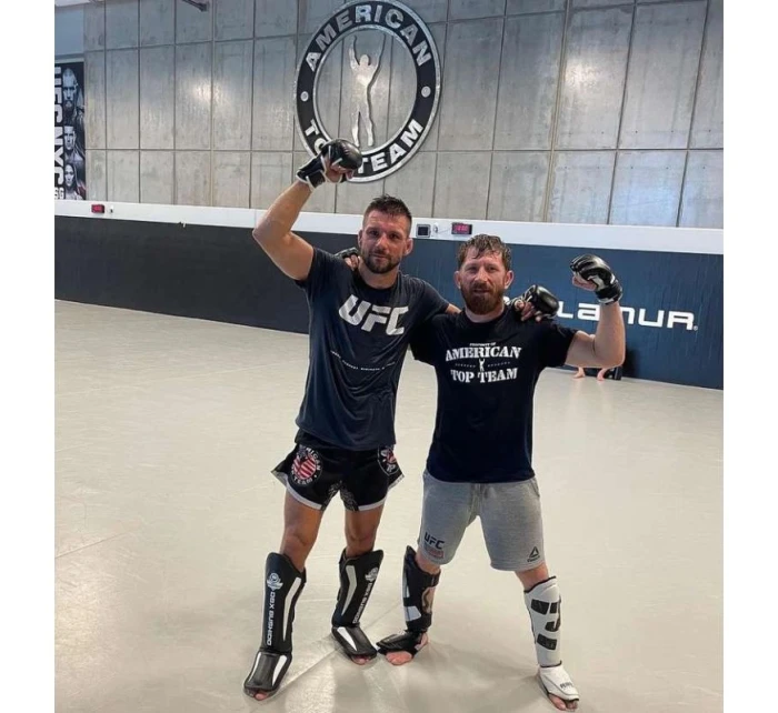 Chrániče holenních kostí M - Phantom White Chrániče holenních kostí M - Phantom White