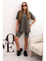 Dámský bavlněný komplet s krátkým rukávem a šortkami khaki Dámský bavlněný komplet s krátkým rukávem a šortkami khaki