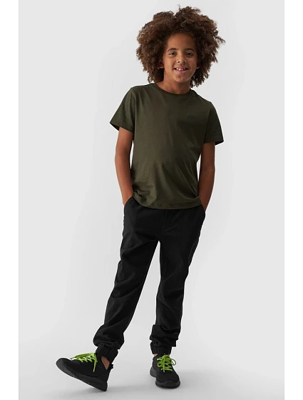 Chlapecké Jogger Kalhoty Casual Hladké model 21668659 Černé - 4F Chlapecké Jogger Kalhoty Casual Hladké model 21668659 Černé - 4F