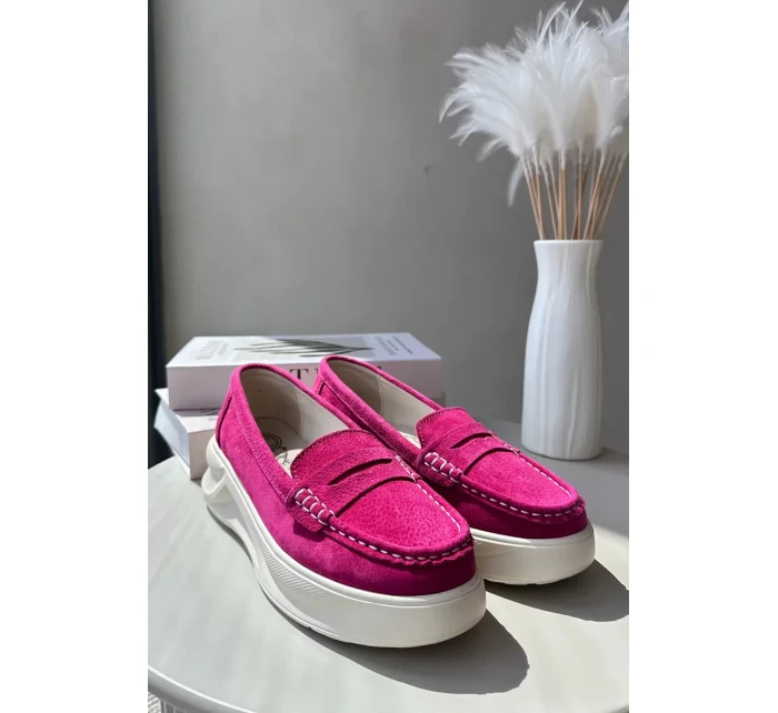 Semišové dámské mokasíny Fuchsia model 20453046 - Kesi
