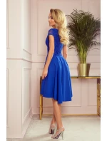 PATRICIA - Dámské šaty v chrpové barvě s delším zadním dílem a krajkovým výstřihem 300-3