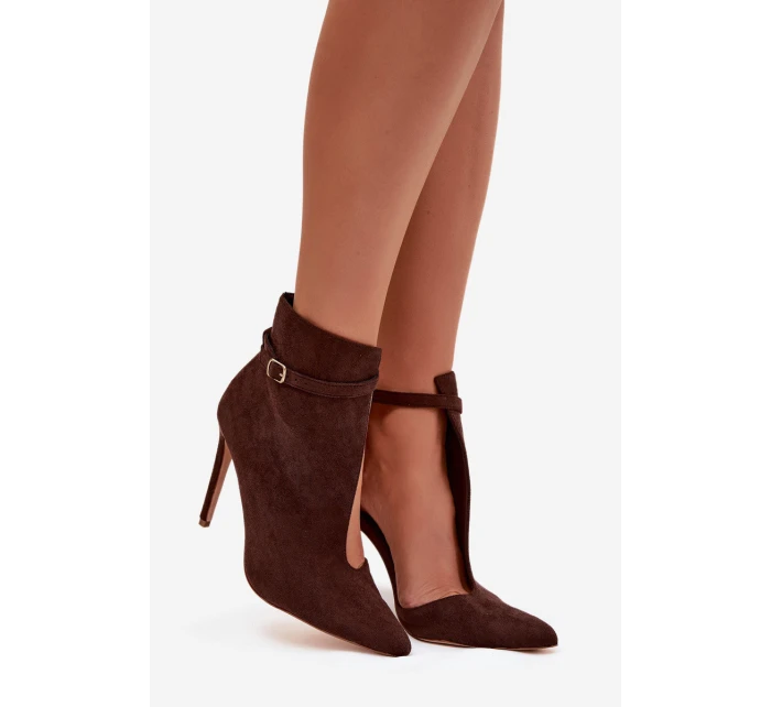 Dámské kotníkové boty na jehlovém podpatku z eko semiše Amalundi – čokoládové Dámské kotníkové boty na jehlovém podpatku z eko semiše Amalundi – čokoládové
