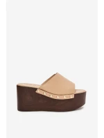 Dámské nazouváky na platformě s béžové model 21918817 - Boto Dámské nazouváky na platformě s béžové model 21918817 - Boto