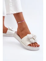 Dámské šedé sandály s ozdobou na nízké platformě Cedrella Dámské šedé sandály s ozdobou na nízké platformě Cedrella