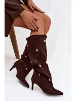 dámské kozačky na jehlovém podpatku se zlatými ozdobami hnědé model 21757799 - Boto