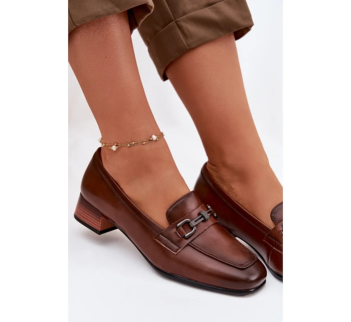 Kožené dámské polobotky na podpatku s ozdobou model 22069498 hnědé - VINCEZA Kožené dámské polobotky na podpatku s ozdobou model 22069498 hnědé - VINCEZA