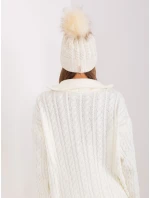 Czapka JK CZ model 18975360 ecru - FPrice