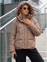 Kurtka damska zimowa pikowana z kapturem beżowa model 22350713 - FashionStreet Kurtka damska zimowa pikowana z kapturem beżowa model 22350713 - FashionStreet