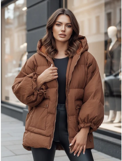 Dámská prošívaná bunda s kapucí camel Dstreet model 21995462 - FashionStreet Dámská prošívaná bunda s kapucí camel Dstreet model 21995462 - FashionStreet