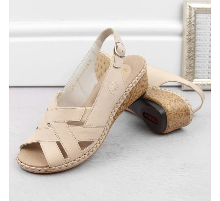 Kožené pohodlné sandály W model 22066516 beige - Rieker Kožené pohodlné sandály W model 22066516 beige - Rieker