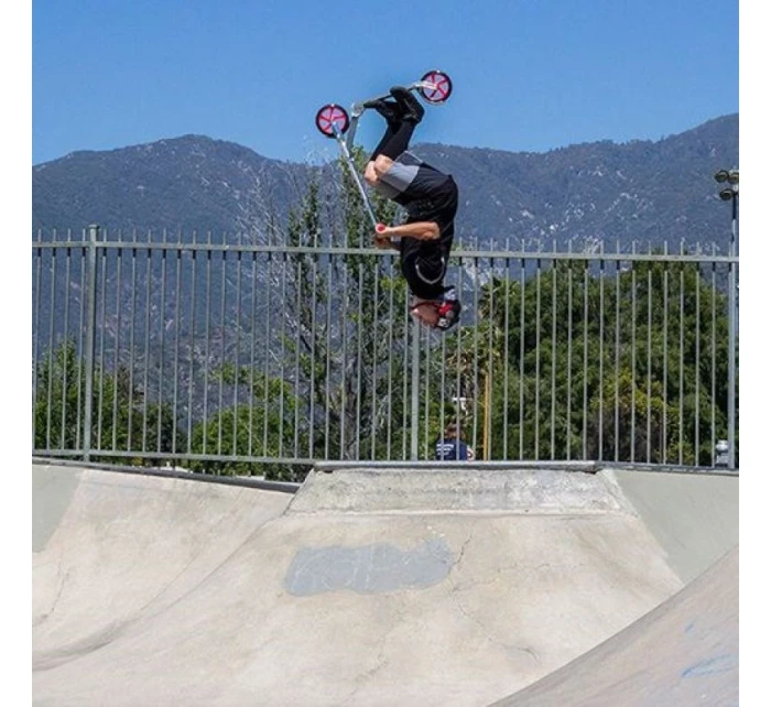 Koloběžka Razor A5 Lux 13073001 (stříbrná barva) Koloběžka Razor A5 Lux 13073001 (stříbrná barva)