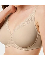 AMOURETTE - Minimizer: krajka, o jednu velikost méně Triumph AMOURETTE - Minimizer: krajka, o jednu velikost méně Triumph