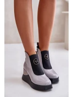 Lakované Kotníkové Boty Na Klínku Zateplené Vinceza Šedé Lakované Kotníkové Boty Na Klínku Zateplené Vinceza Šedé