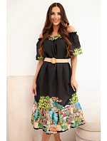 Dámské šaty model 22170761 střihu s páskem a krátkým rukávem černá - K-Fashion Dámské šaty model 22170761 střihu s páskem a krátkým rukávem černá - K-Fashion