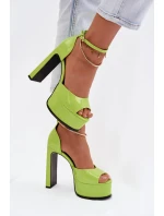 Lakované dámské sandály na podpatku a platformě Zelené model 21951663 - Boto
